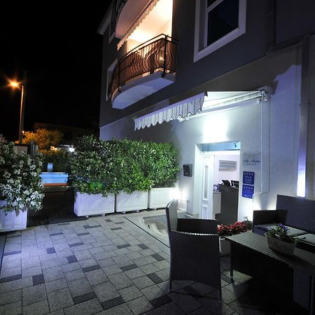 Apartments & Rooms Villa Maslina Trogir Buitenkant foto