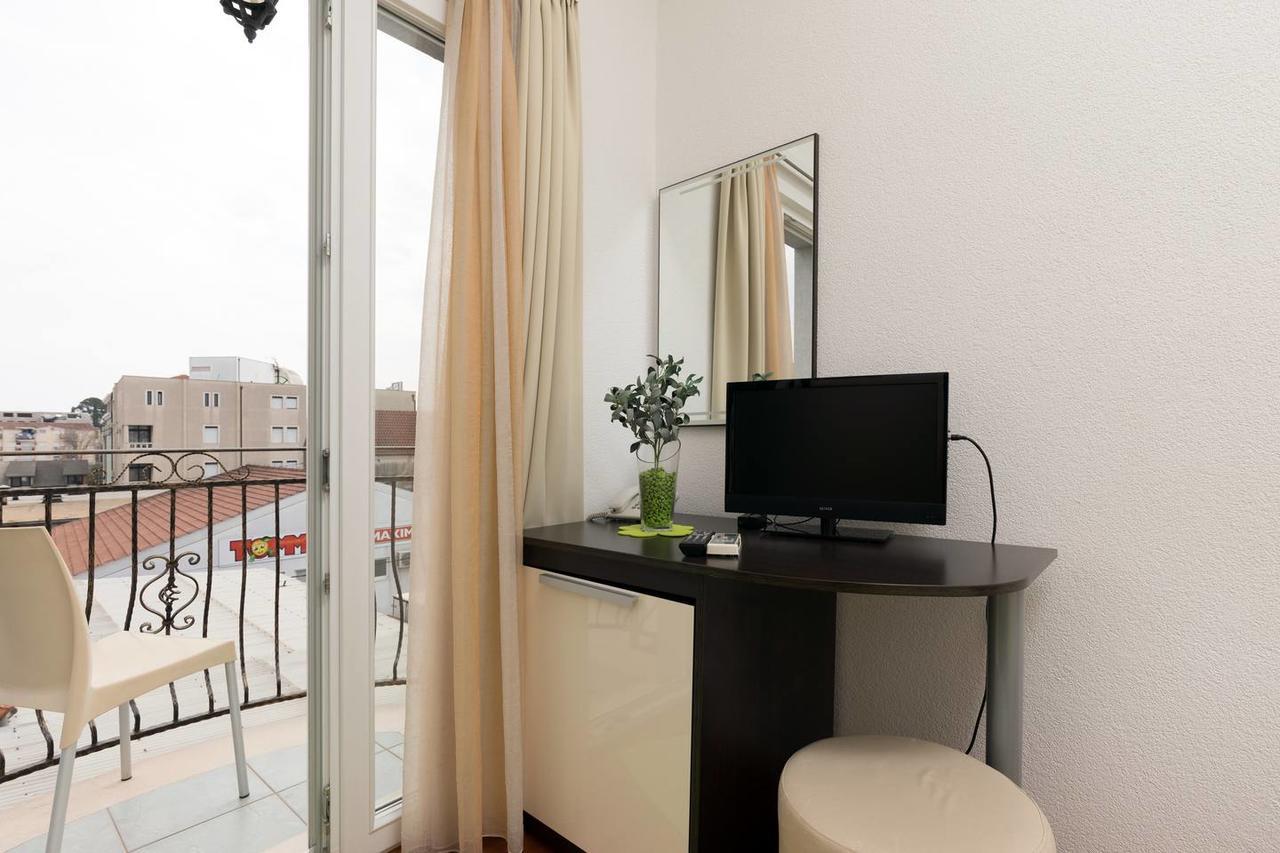 Apartments & Rooms Villa Maslina Trogir Buitenkant foto