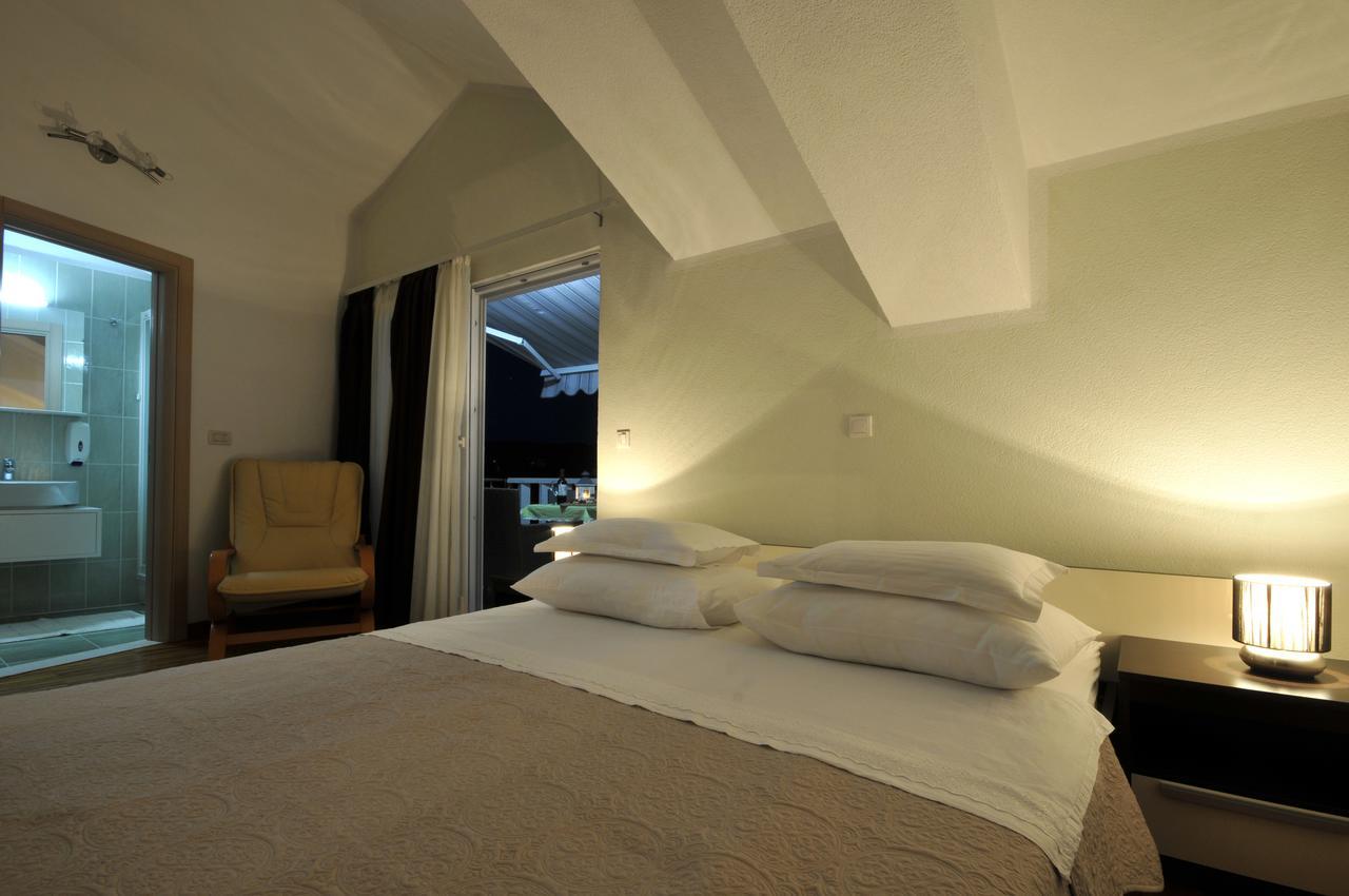Apartments & Rooms Villa Maslina Trogir Buitenkant foto
