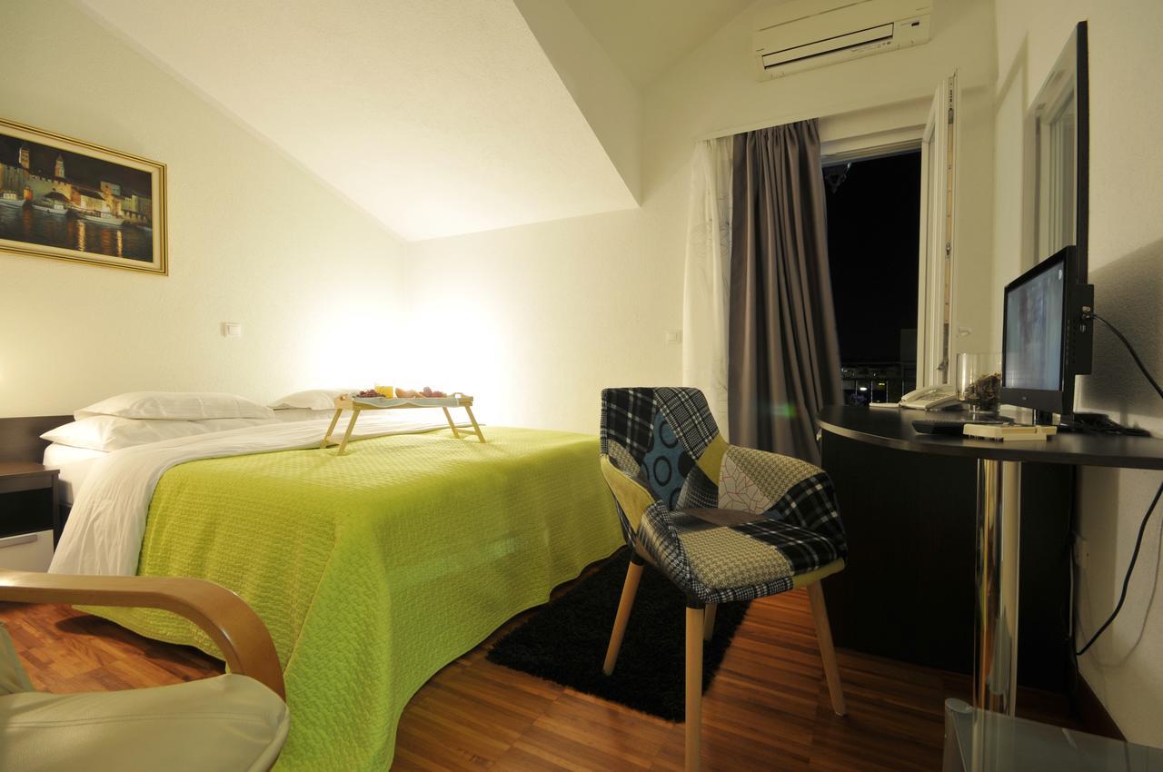 Apartments & Rooms Villa Maslina Trogir Buitenkant foto