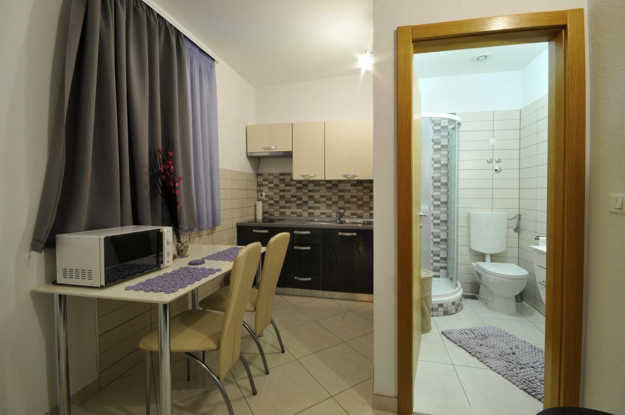 Apartments & Rooms Villa Maslina Trogir Buitenkant foto
