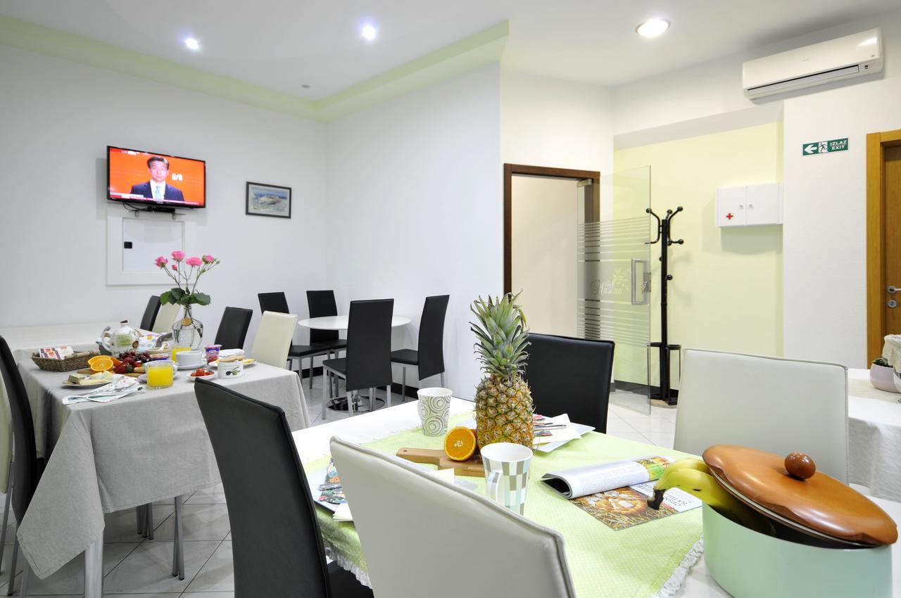 Apartments & Rooms Villa Maslina Trogir Buitenkant foto