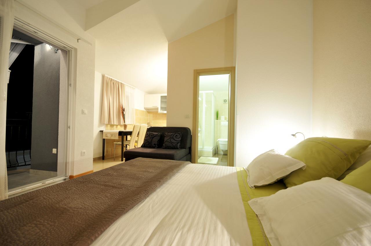 Apartments & Rooms Villa Maslina Trogir Buitenkant foto