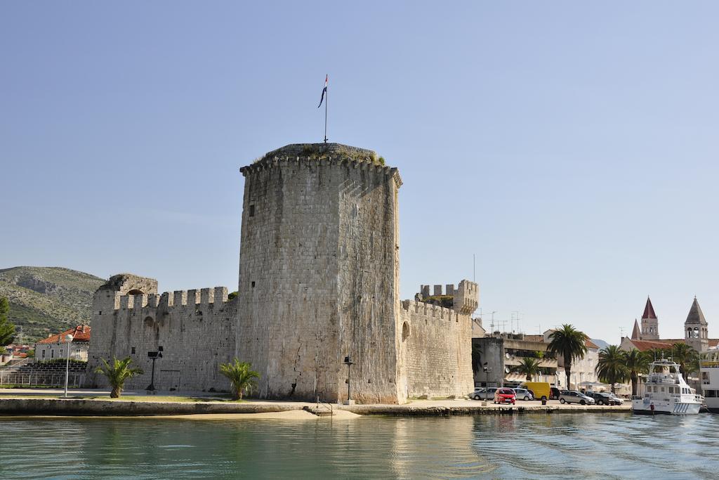 Apartments & Rooms Villa Maslina Trogir Buitenkant foto
