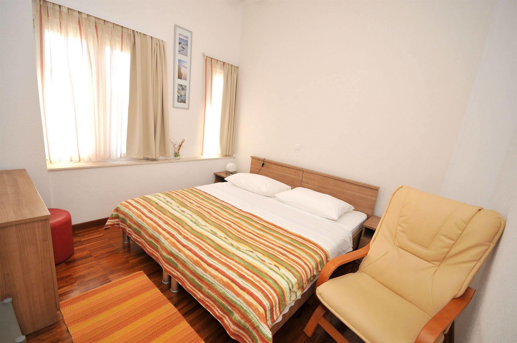 Apartments & Rooms Villa Maslina Trogir Buitenkant foto