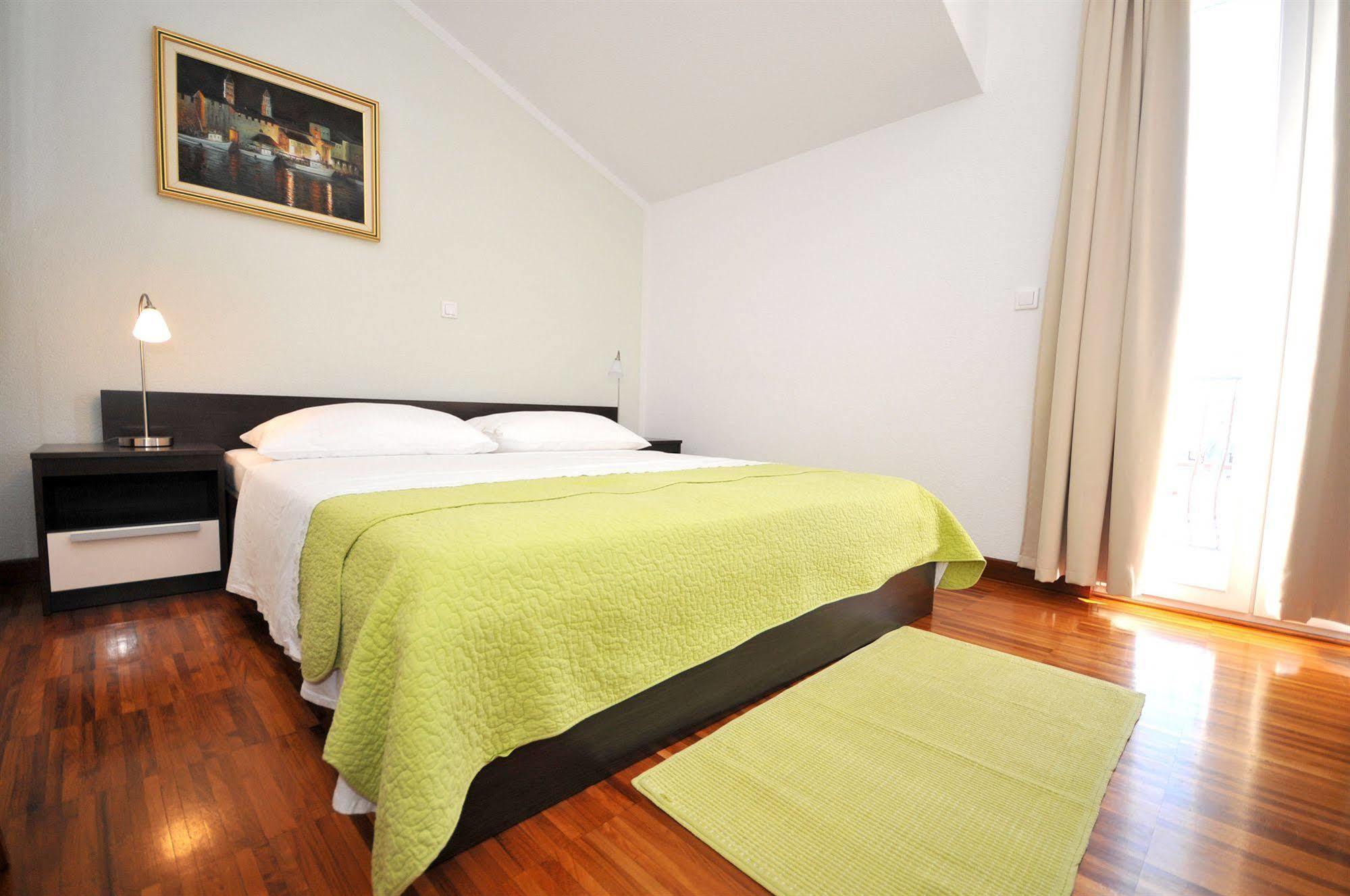 Apartments & Rooms Villa Maslina Trogir Buitenkant foto