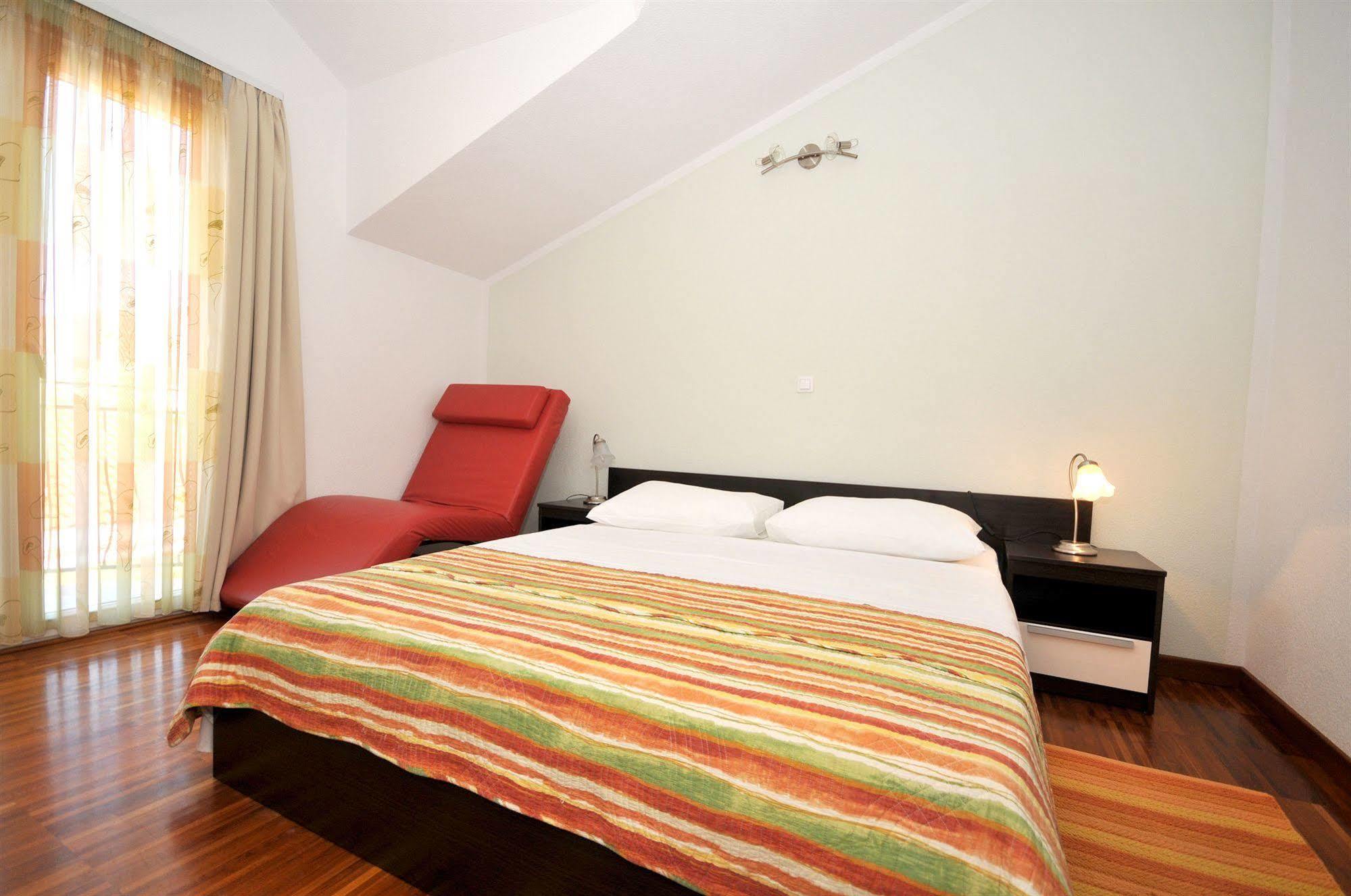 Apartments & Rooms Villa Maslina Trogir Buitenkant foto