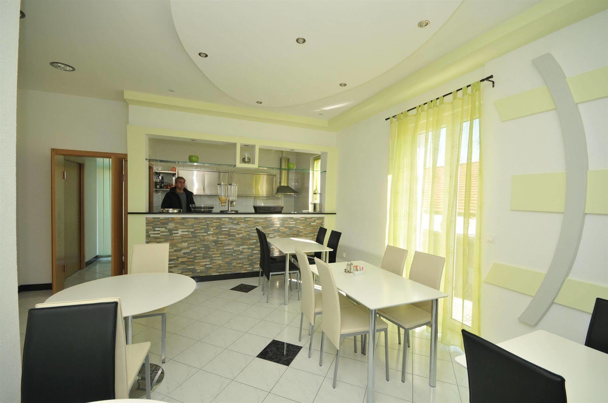 Apartments & Rooms Villa Maslina Trogir Buitenkant foto